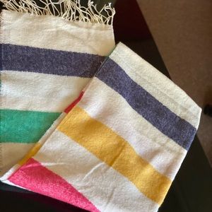 Madison 88 multicolor scarf